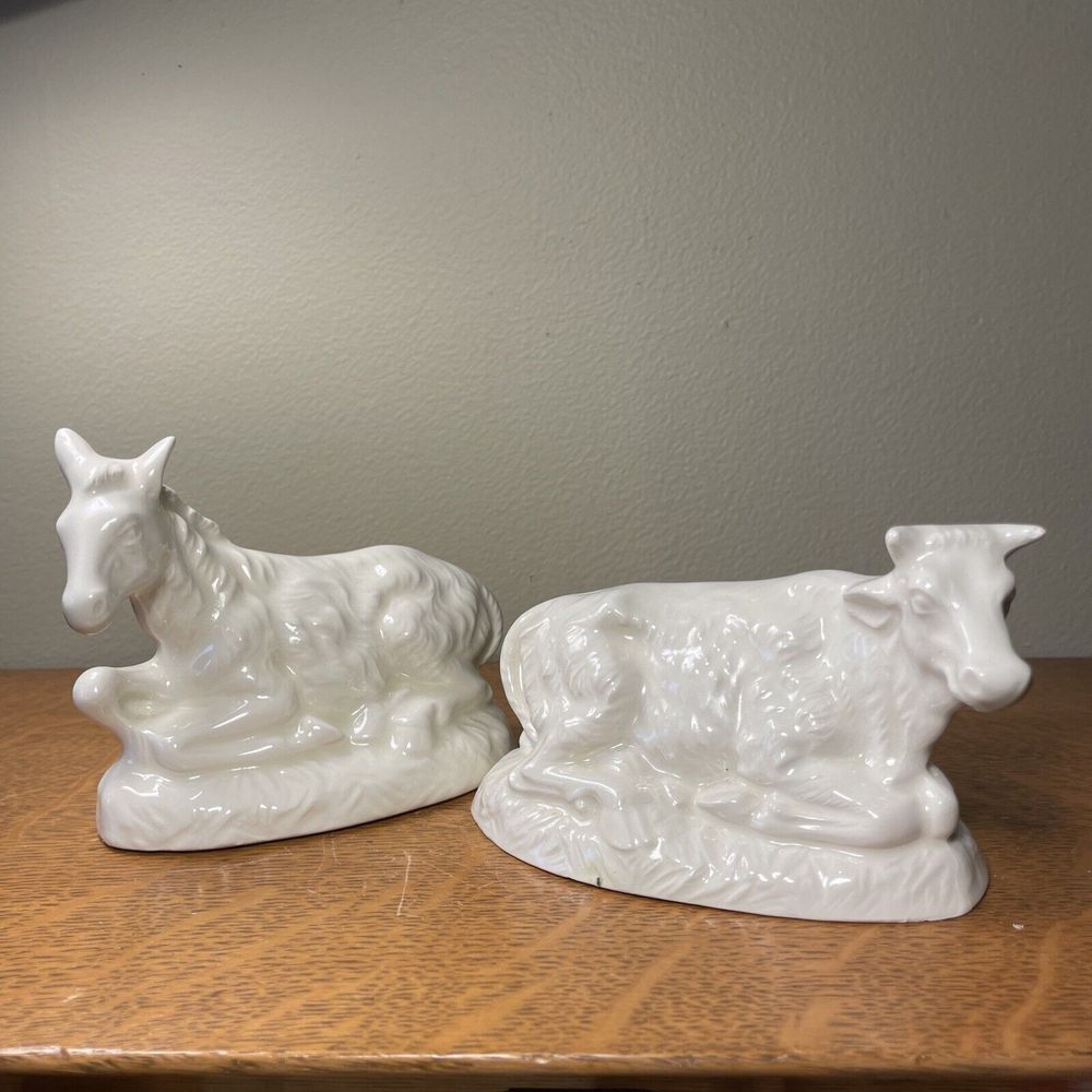 Vintage Atlantic Mold Lot 2 PC Nativity Cow And Donkey Ceramic White‎